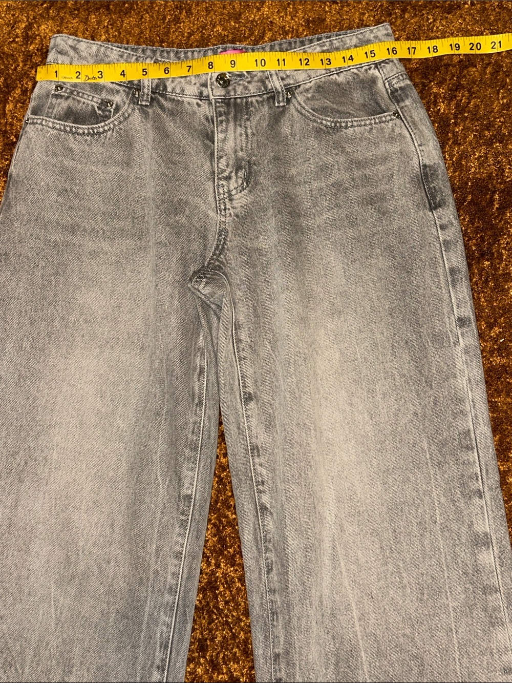 Edikted Women's Relaxed Wide-Leg Jeans in Faded Light Gray - Picture 2 of 6